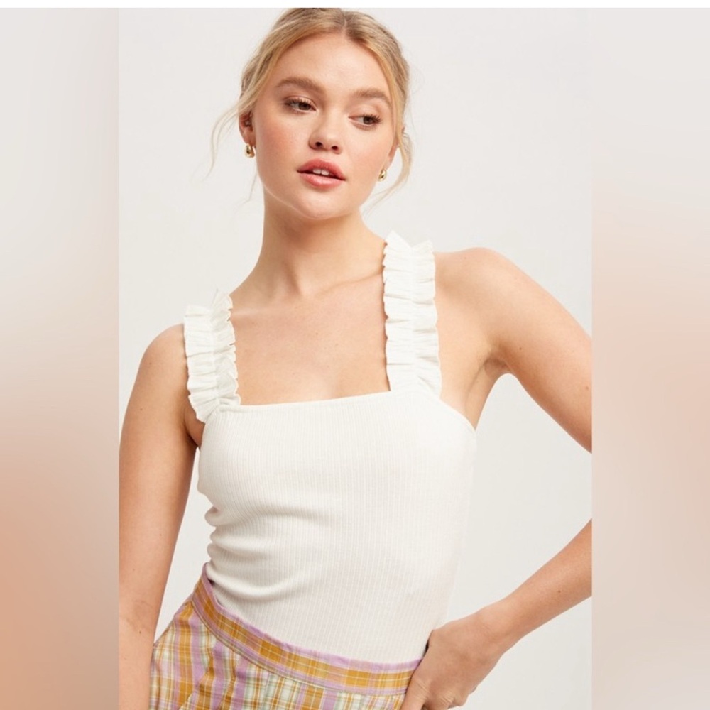 🤍 GILLI Ruffled Strap Bodysuit